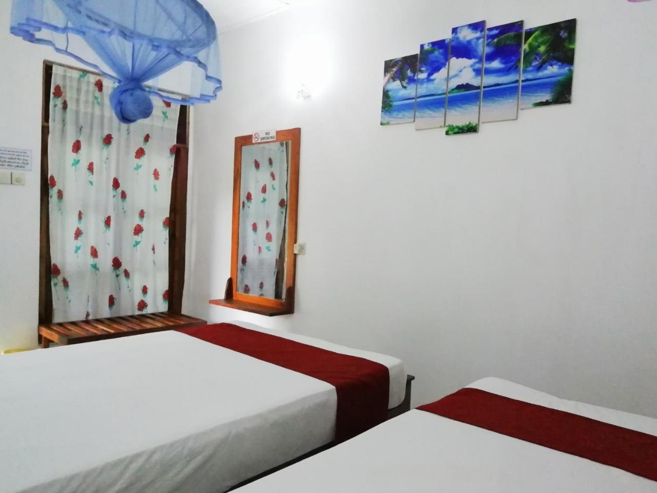 Jayaru Guest House Polonnâruvâ Extérieur photo