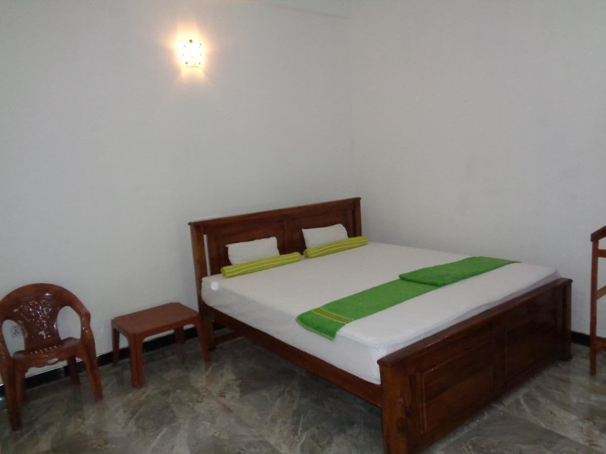 Jayaru Guest House Polonnâruvâ Extérieur photo